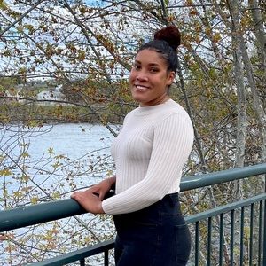 Meet your Posher, Jasmine